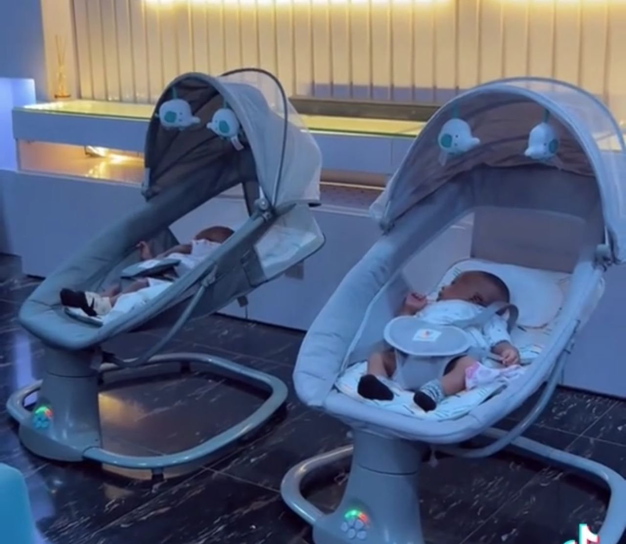 Baby electric swing